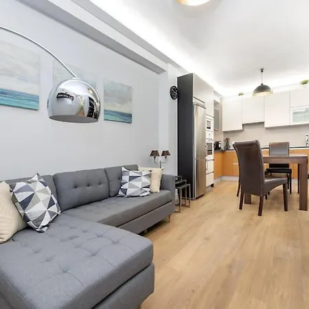 Precioso Piso Con Terraza En Centro De Apartament *